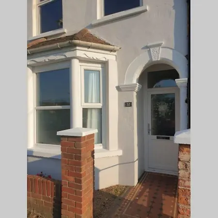 Seahorse House, Beautiful Large House Next To The Beach & Park & Near Zoo, Hythe Exterior photo