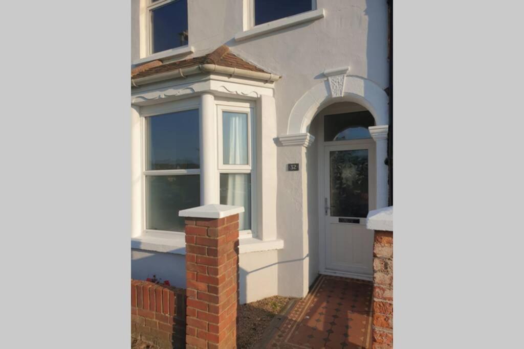 Seahorse House, Beautiful Large House Next To The & Park & Near Zoo, Hythe (Kent)