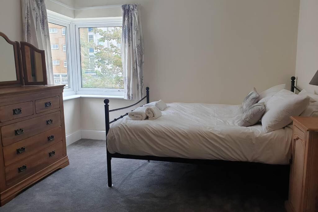 Seahorse House, Beautiful Large House Next To The & Park & Near Zoo, Hythe (Kent)